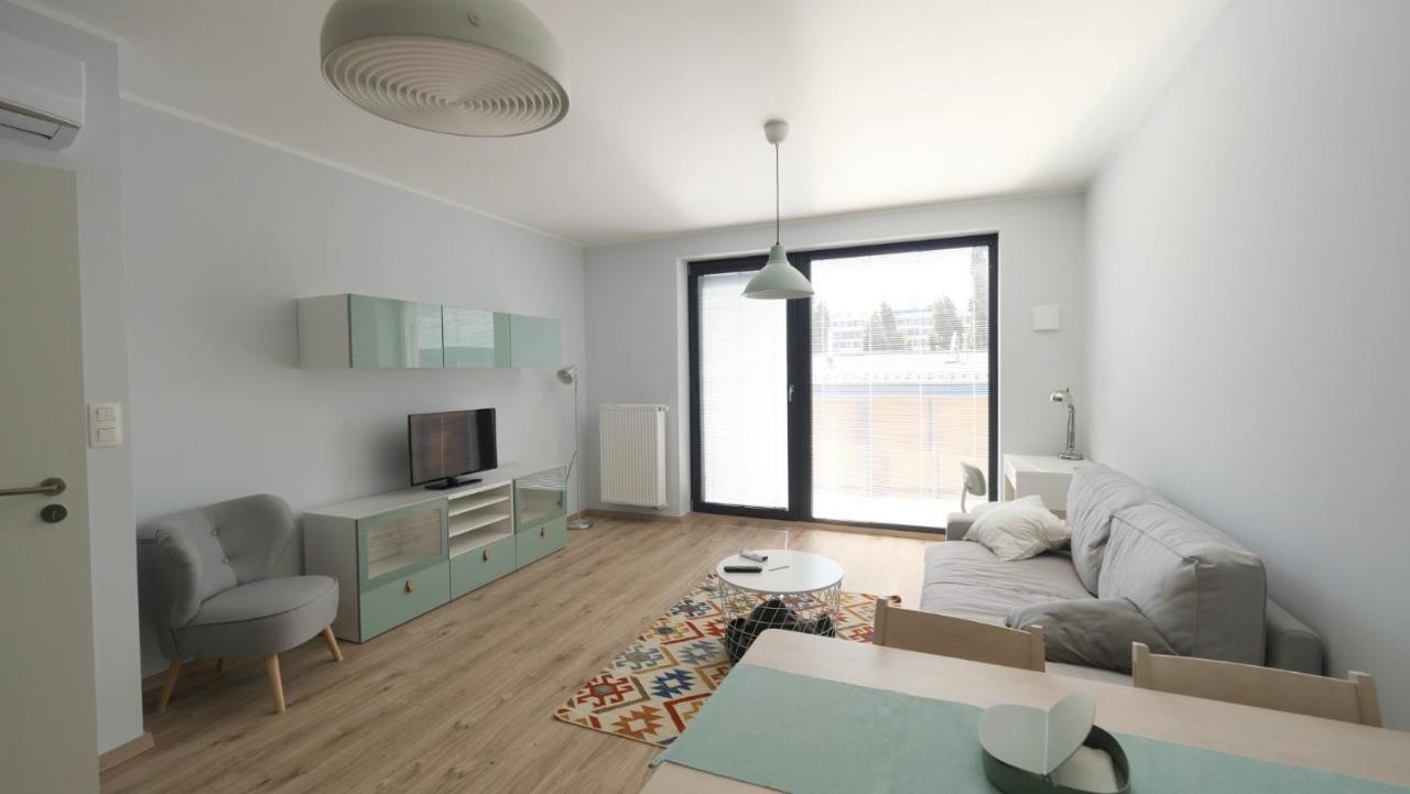 Air-Conditioned, 2 Room Apartment With Terrace Bratislava Exterior foto