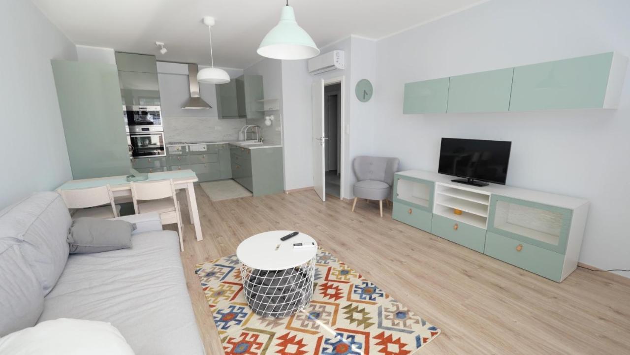 Air-Conditioned, 2 Room Apartment With Terrace Bratislava Exterior foto